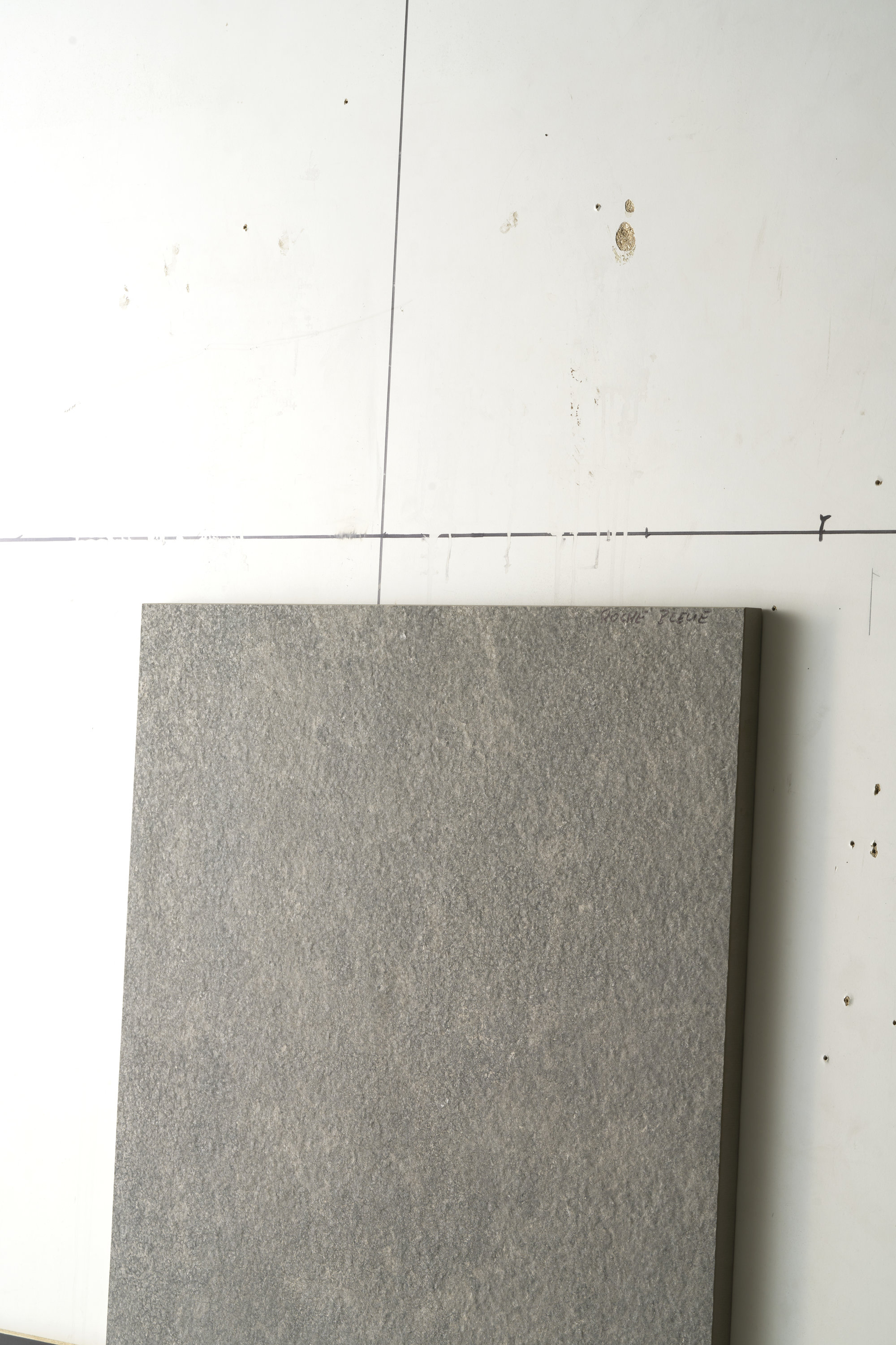 ROCHE BLEUE: Classy porcelain stoneware for unique spaces | Fiandre